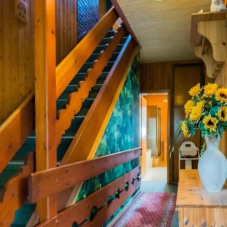 Large Detached In With Garden Holiday home *