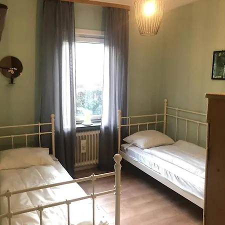Large Detached In With Garden 펜션 빌링겐