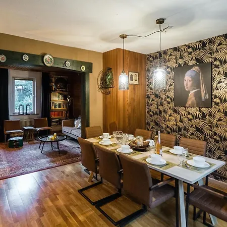 Large Detached In With Garden 펜션 빌링겐